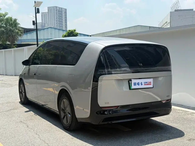 Li Auto MEGA — Фото автомобиля 4