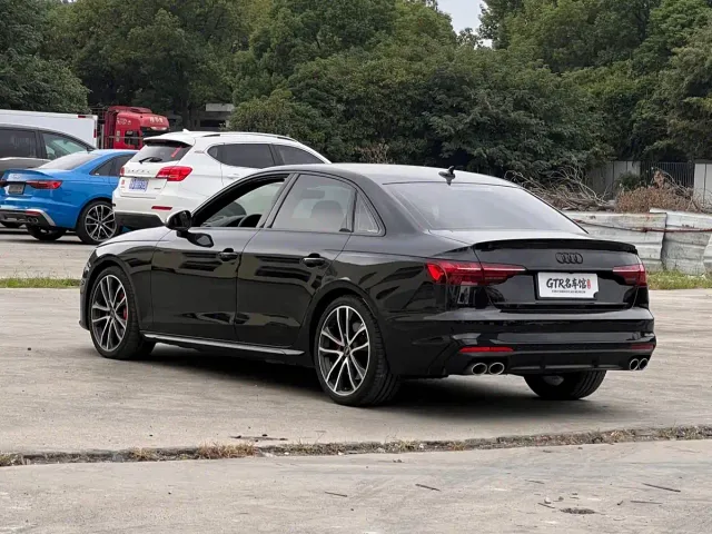 Audi S4 — Фото автомобиля 4