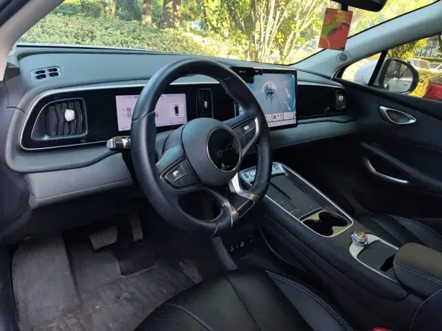 BYD Sealion 05 EV — Фото автомобиля 12