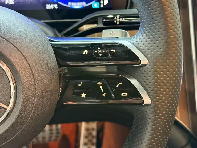 Mercedes-Benz EQE SUV — Фото автомобиля 12