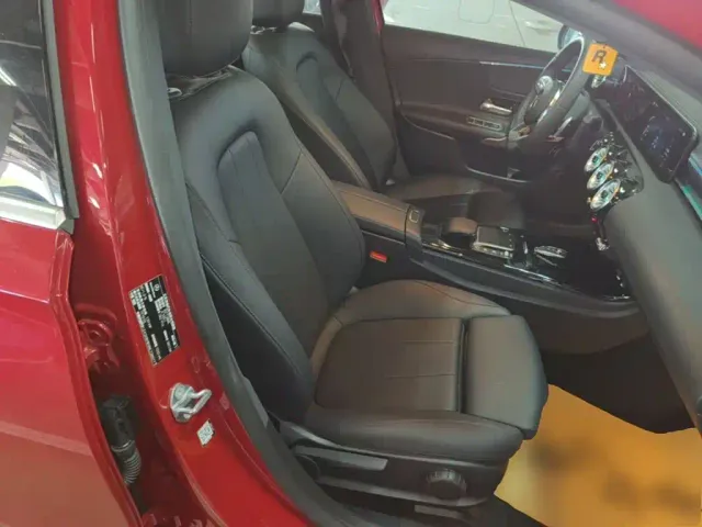 Mercedes-Benz A-Class — Фото автомобиля 24