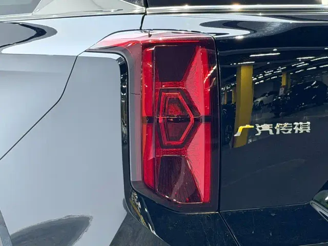 GAC Trumpchi GS8 — Фото автомобиля 8