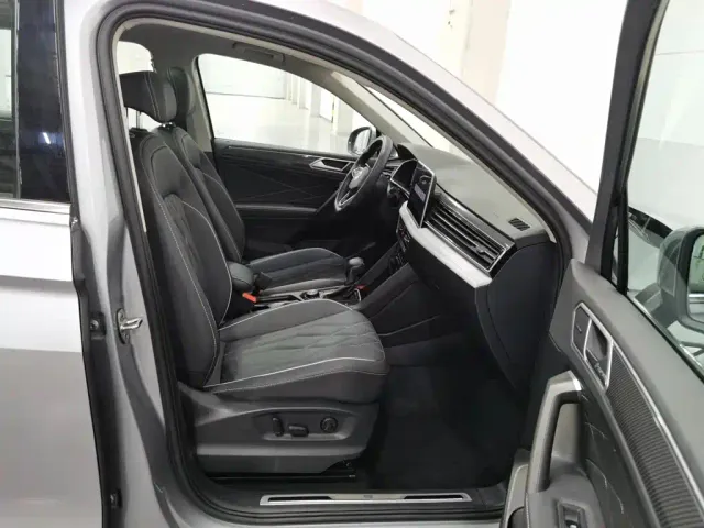 Volkswagen Tiguan L — Фото автомобиля 22