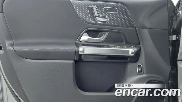 Mercedes-Benz EQB — Фото автомобиля 15
