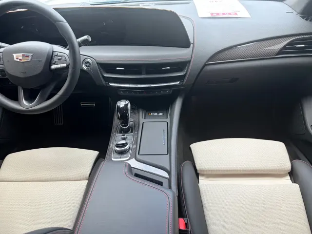 Cadillac CT5 — Фото автомобиля 11