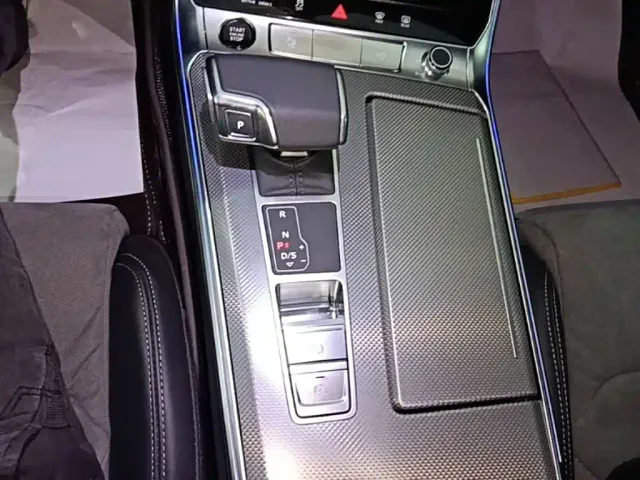 Audi A6L — Фото автомобиля 9