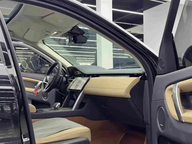 Land Rover Discovery Sport — Фото автомобиля 10