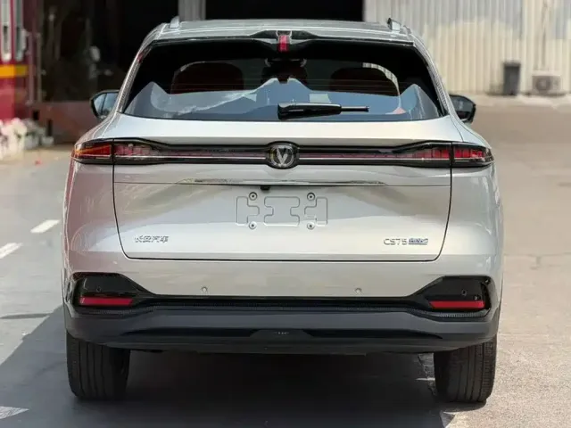 Changan CS75 Plus — Фото автомобиля 8