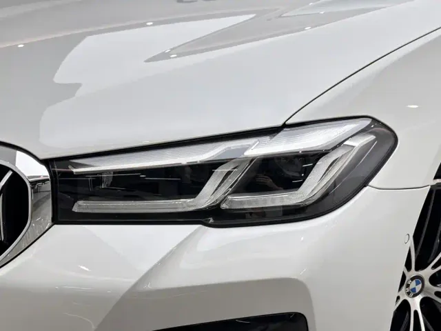 BMW 5 Series — Фото автомобиля 17