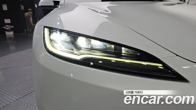 Tesla Model 3 — Фото автомобиля 7