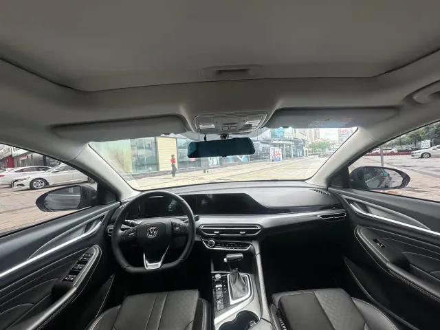 Changan Eado — Фото автомобиля 7