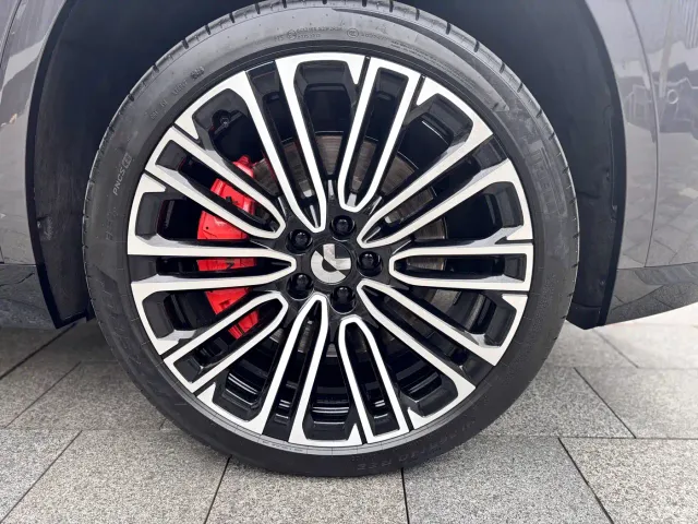 Nio ES8 — Фото автомобиля 9