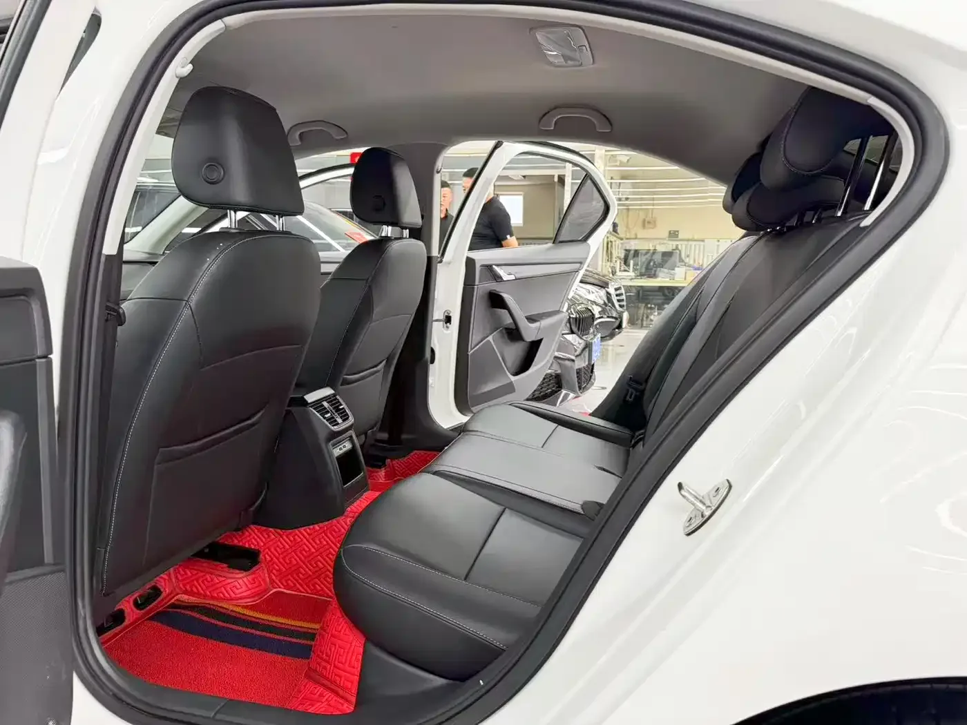 Škoda Octavia 2022 1.5L Automatic Comfort Edition — Фото автомобиля 8