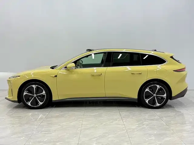 Nio ET5 Touring — Фото автомобиля 2