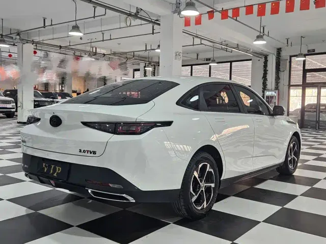 Changan Eado — Фото автомобиля 12