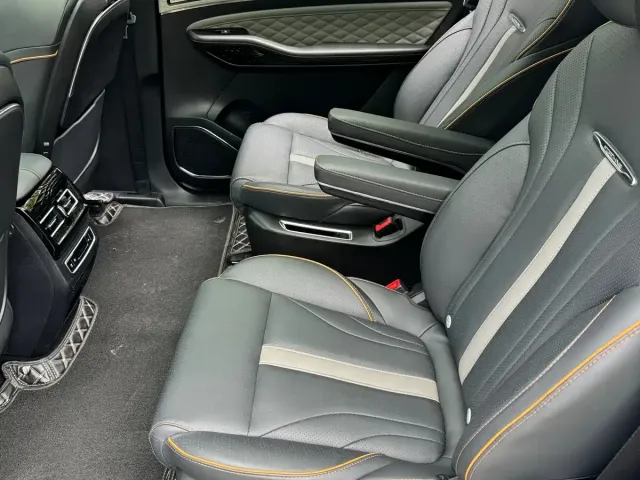Dongfeng Fengxing Fengxing Yacht 2022 1.5T DCT Wave Chaser Edition — Фото автомобиля 20