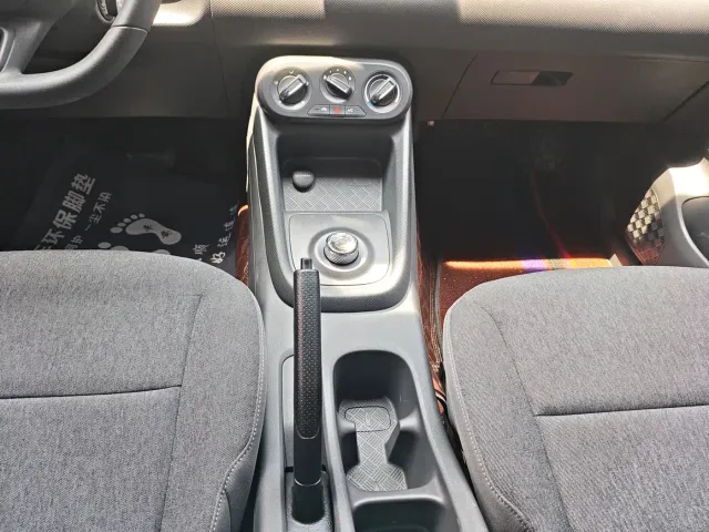 Wuling Hongguang — Фото автомобиля 13