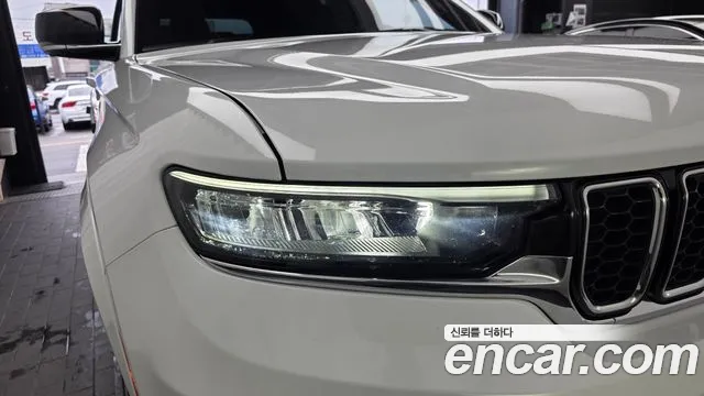 Jeep Cherokee Grand Cherokee(WL) 3.6 Overland — Фото автомобиля 18