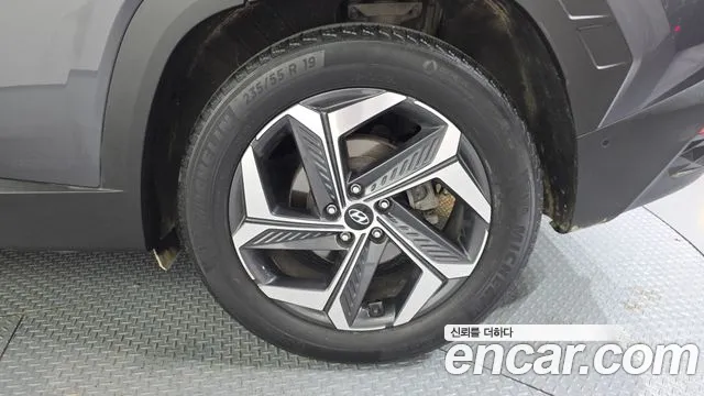 Hyundai Tucson Tucson (NX4) Дизель 2.0 4WD — Фото автомобиля 22