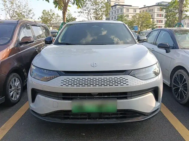 Leapmotor C11 — Фото автомобиля 2