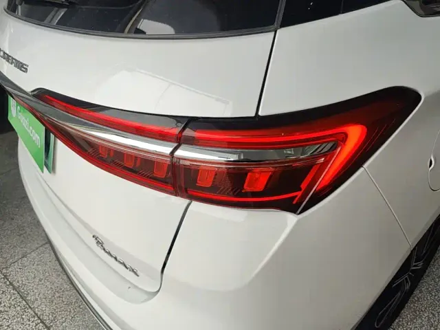 BYD Song MAX — Фото автомобиля 7