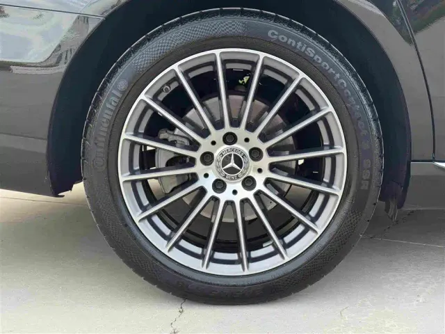 Mercedes-Benz E-Class — Фото автомобиля 20