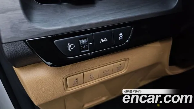 Kia Carnival Generation 4 — Фото автомобиля 17