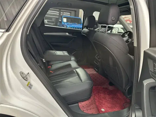 Audi Q5L — Фото автомобиля 15