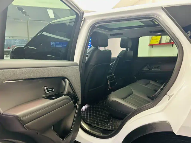 Land Rover Range Rover Sport — Фото автомобиля 23