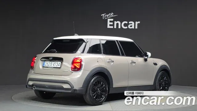 Mini Cooper Cooper 5 дверей Classic — Фото автомобиля 2