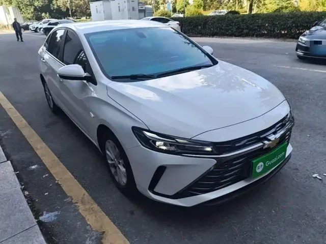 Chevrolet Monza — Фото автомобиля 3