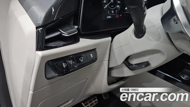 Kia Niro — Фото автомобиля 25