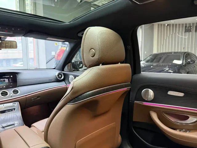 Mercedes-Benz E-Class — Фото автомобиля 20