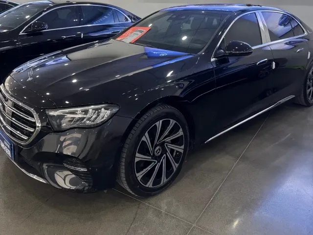 Mercedes-Benz E-Class — Фото автомобиля 3