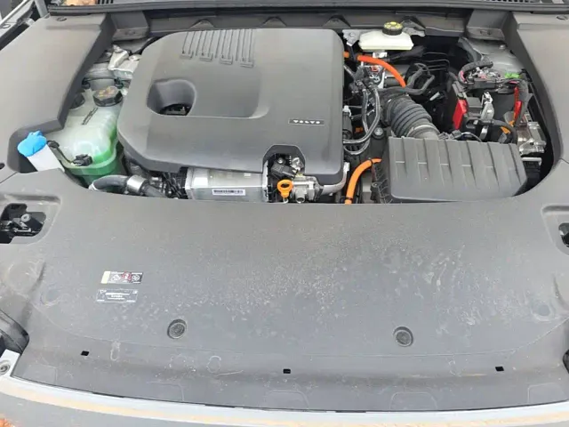Volvo XC70 Plug-in Hybrid — Фото автомобиля 19