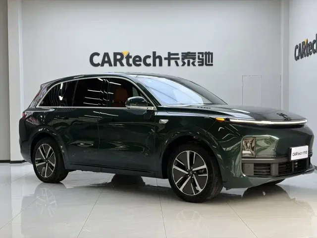 Li Auto L8 — Фото автомобиля 3