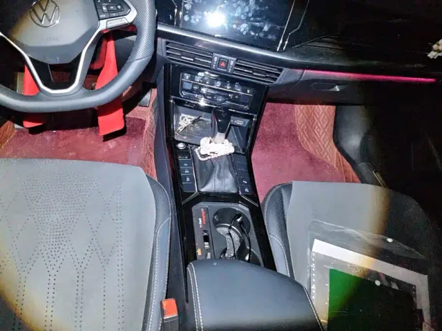 Volkswagen Passat — Фото автомобиля 16