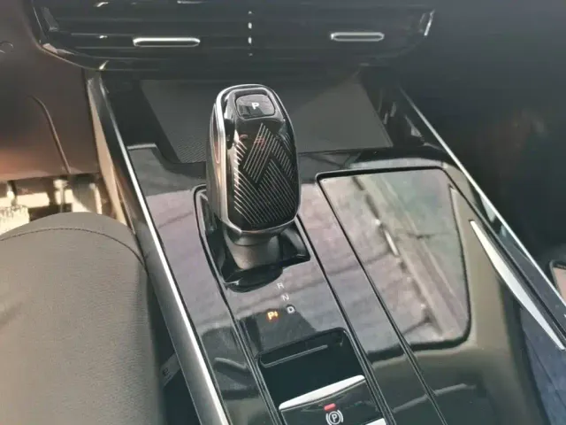 Roewe RX5 Max — Фото автомобиля 13