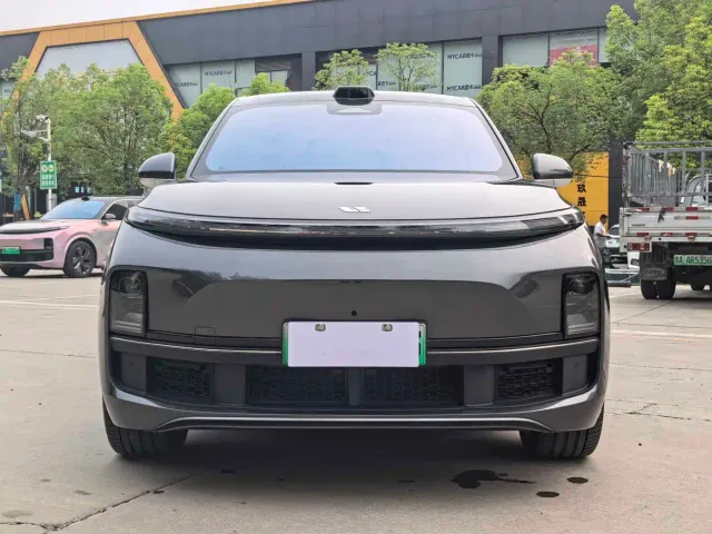 Li Auto Li Xiang L9 2024 Model Ultra — Фото автомобиля 2