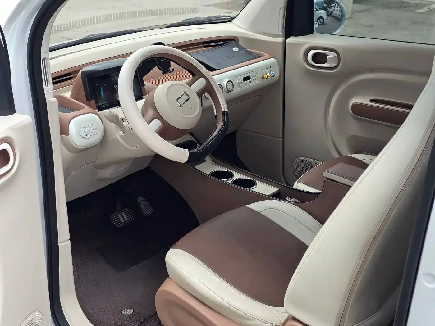 Besturn Bestune Pony 2026 222km Colorful Horse — Фото автомобиля 2