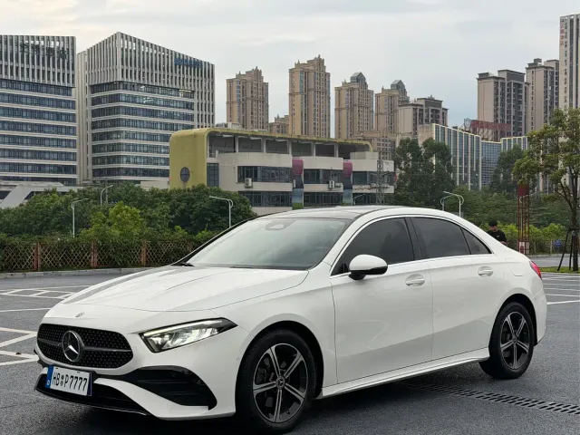 Фотография автомобиля — Mercedes-Benz A-Class