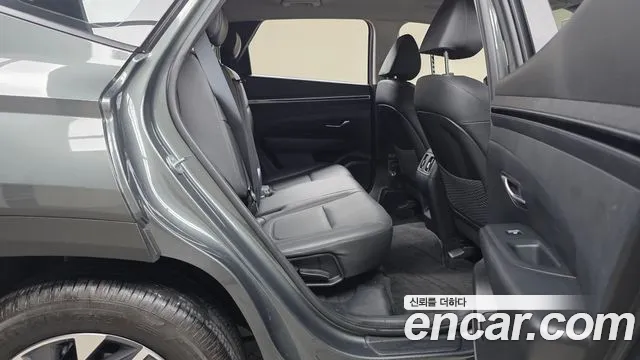 Hyundai Tucson Tucson (NX4) Дизель 2.0 2WD — Фото автомобиля 11