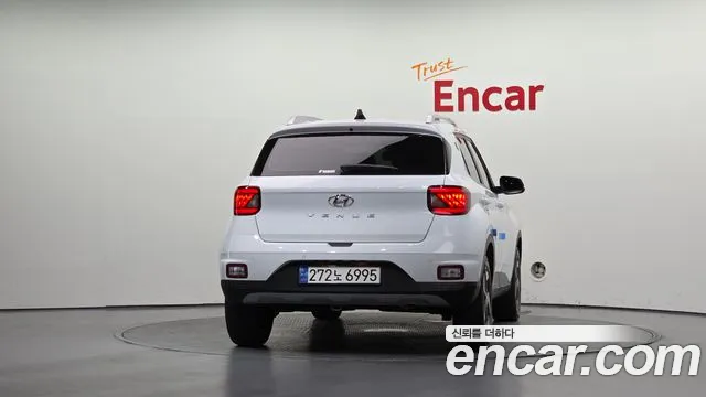 Hyundai Venue — Фото автомобиля 4
