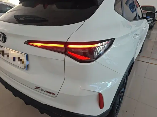 Changan X5 Plus — Фото автомобиля 7