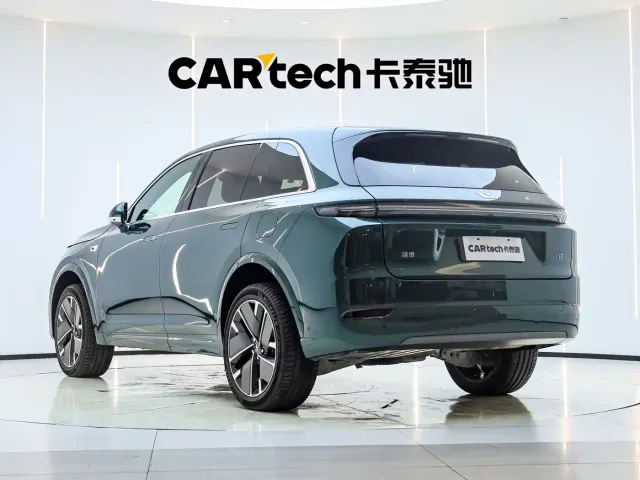 Li Auto L7 — Фото автомобиля 9