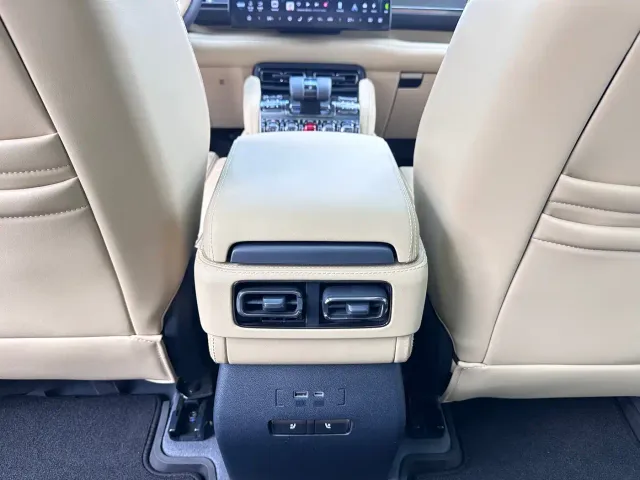 BYD FangChengBao Leopard 5 — Фото автомобиля 11