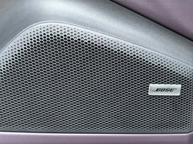 Porsche Macan EV — Фото автомобиля 12