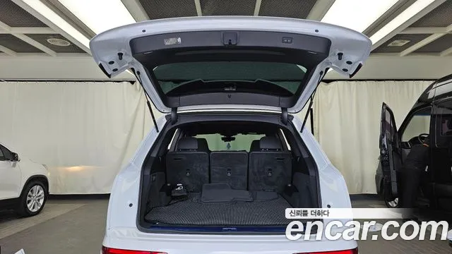 Audi Q7 — Фото автомобиля 18