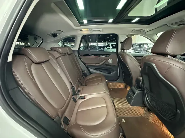 BMW X1 — Фото автомобиля 11