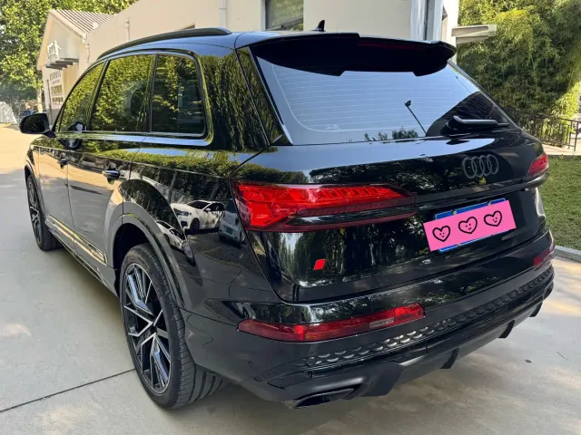 Audi Q7 — Фото автомобиля 3